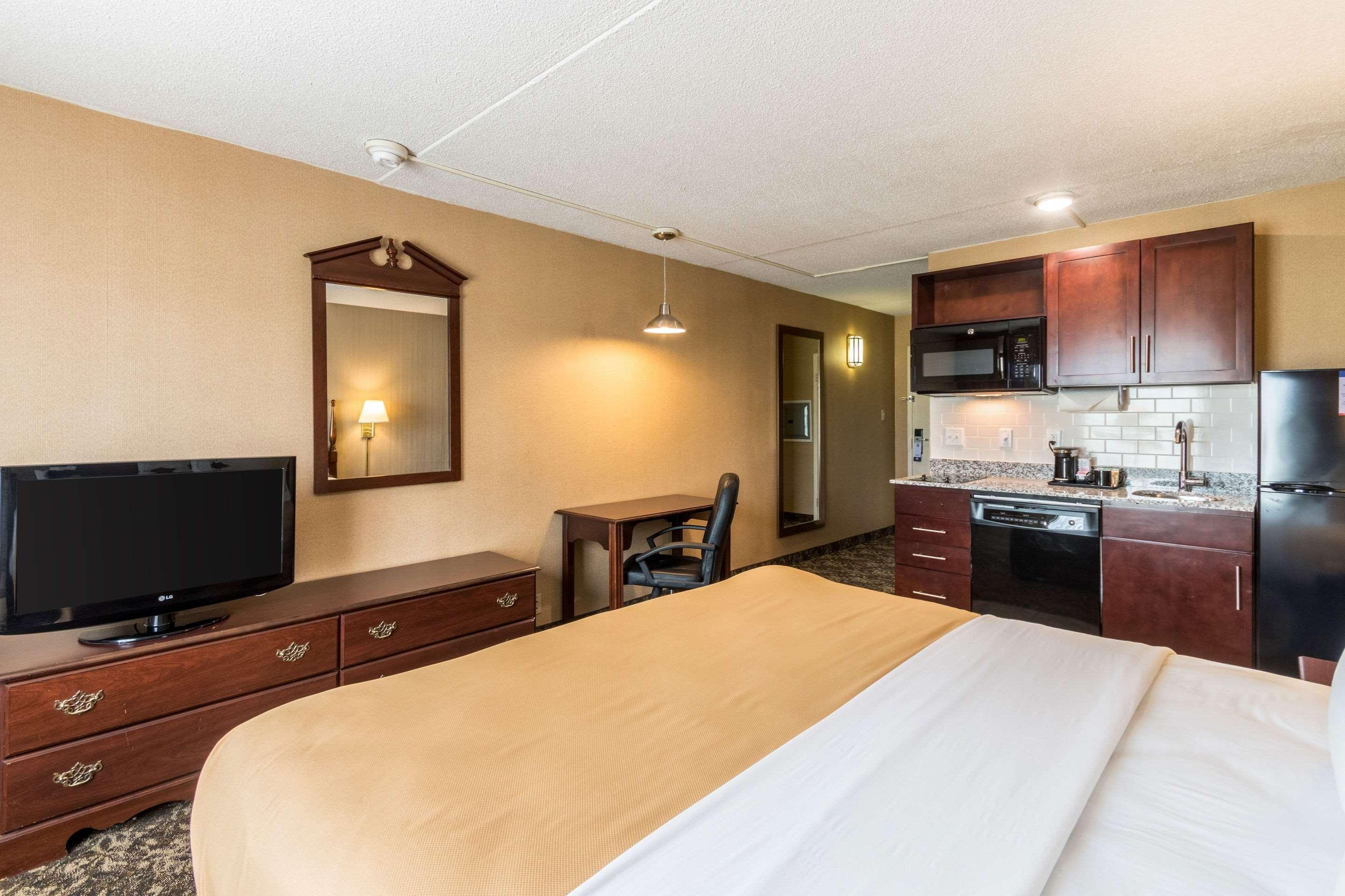 Suburban Extended Stay Hotel Fairmont Dış mekan fotoğraf