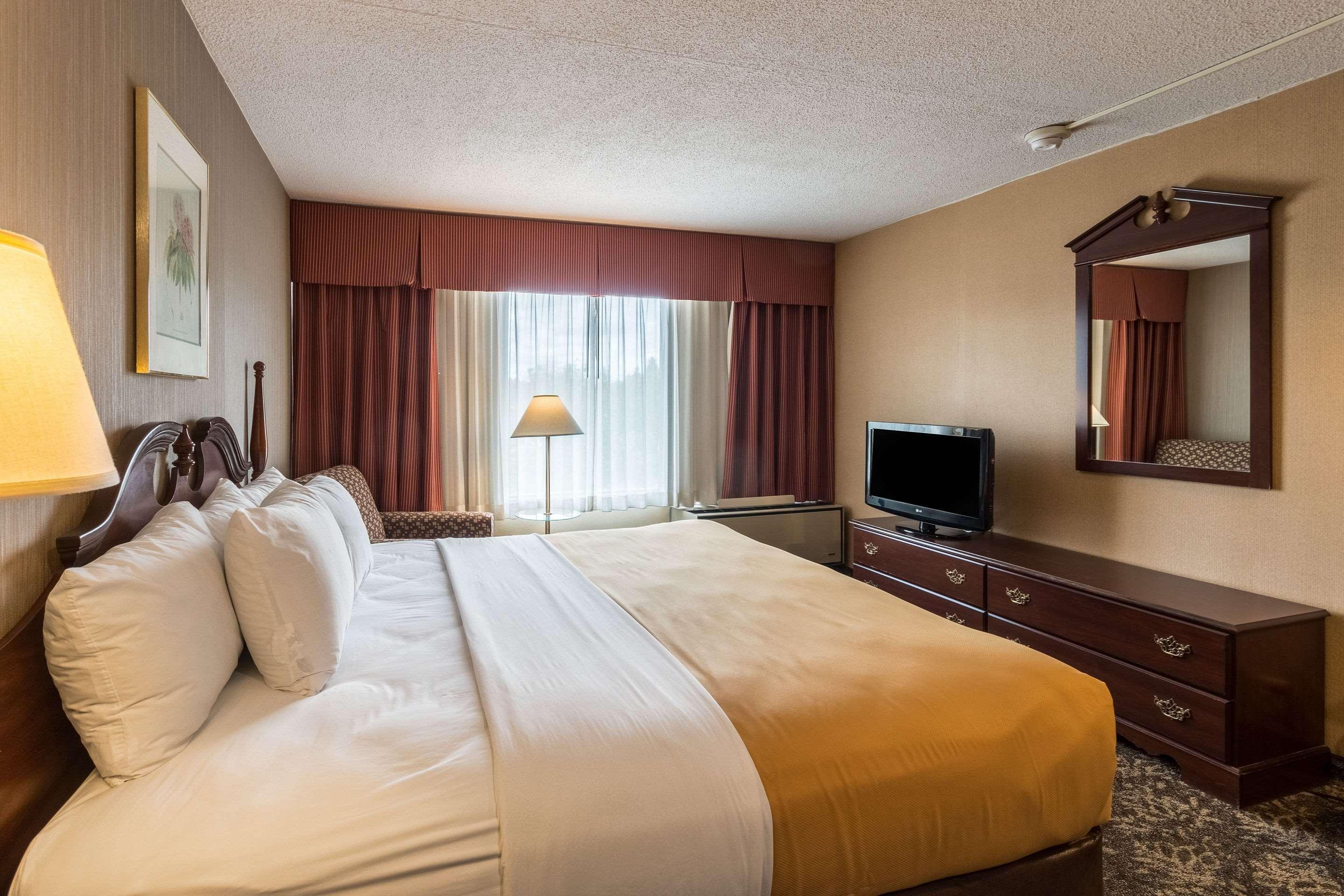 Suburban Extended Stay Hotel Fairmont Dış mekan fotoğraf