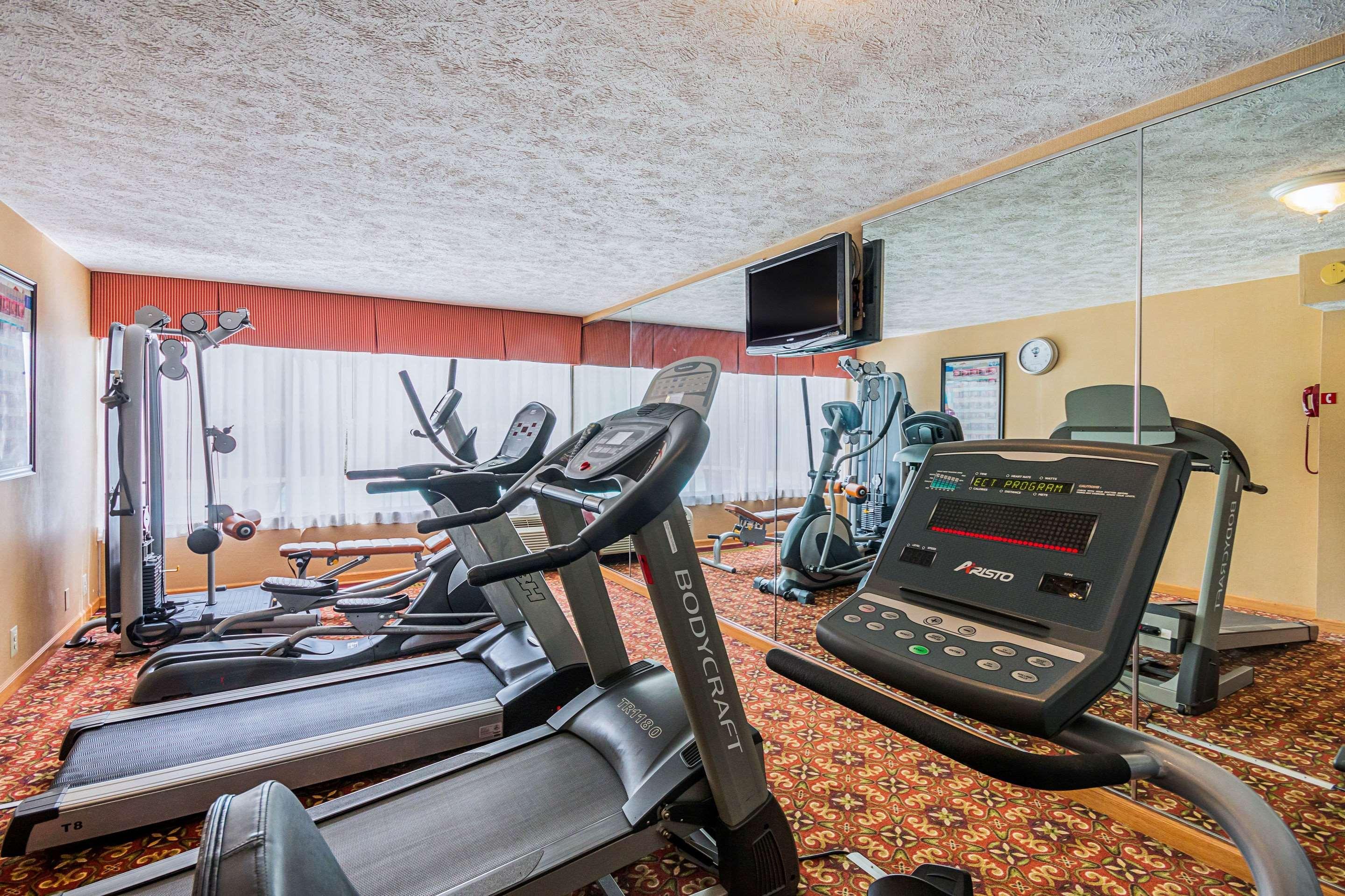 Suburban Extended Stay Hotel Fairmont Dış mekan fotoğraf