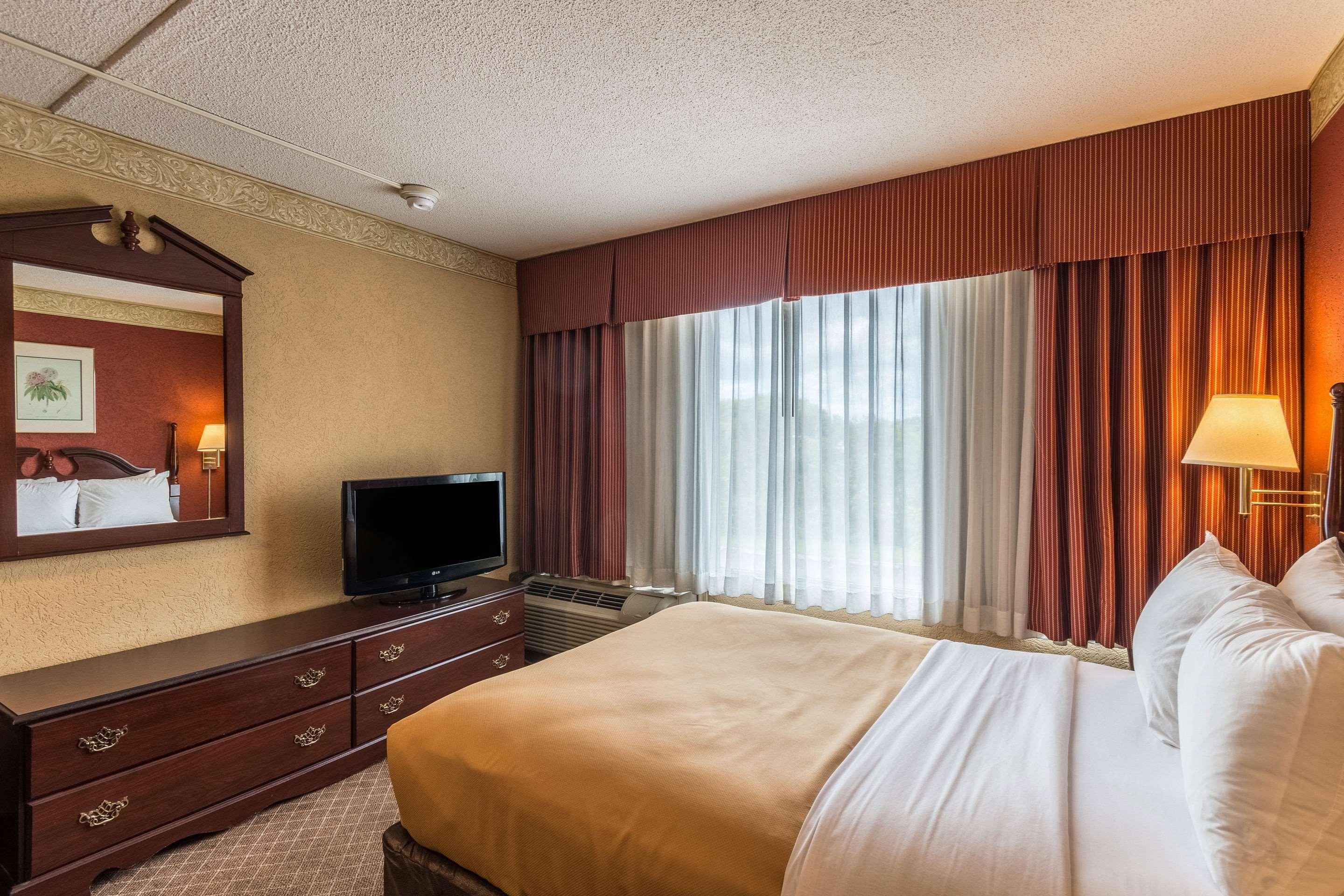 Suburban Extended Stay Hotel Fairmont Dış mekan fotoğraf