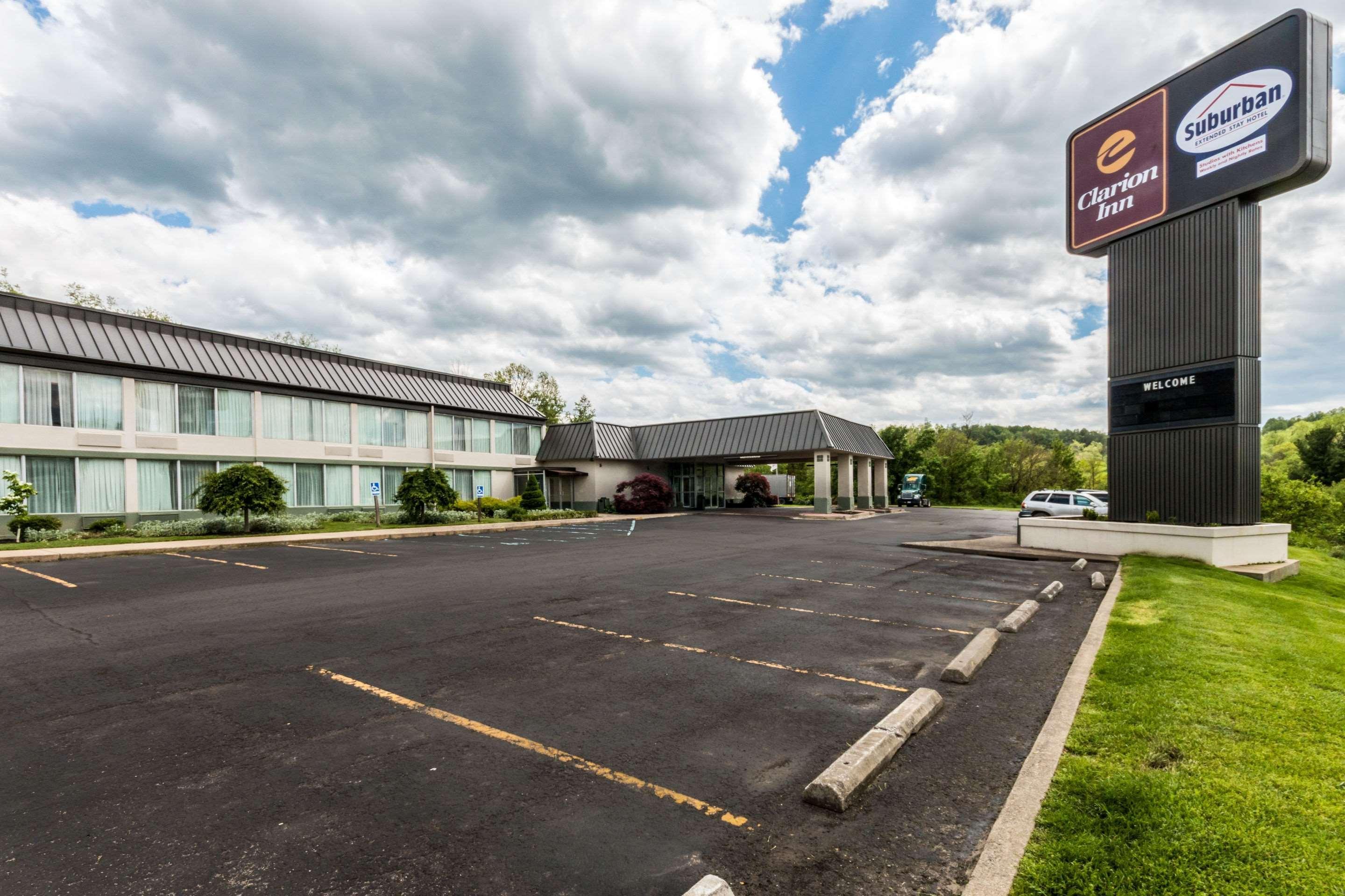 Suburban Extended Stay Hotel Fairmont Dış mekan fotoğraf